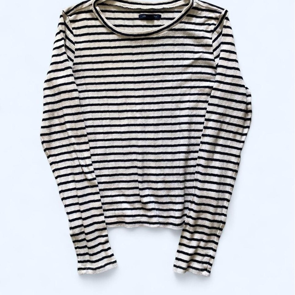cream navy striped crewneck long sleeve shirt size M American Eagle Outfitters
